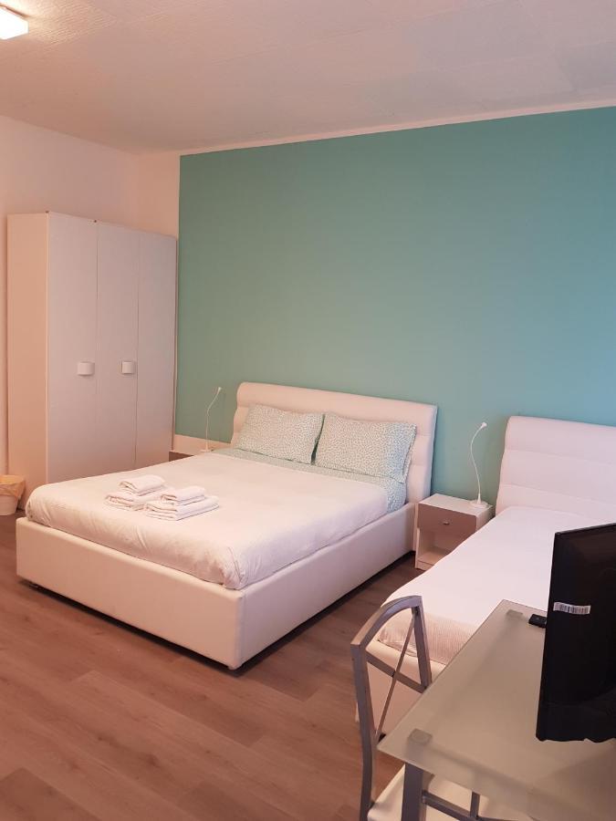 B&B Porto Vecchio Rooms - Stazione Centrale Trieste Bagian luar foto