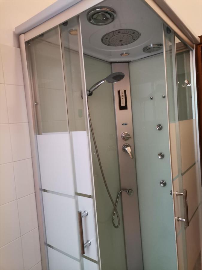 B&B Porto Vecchio Rooms - Stazione Centrale Trieste Bagian luar foto