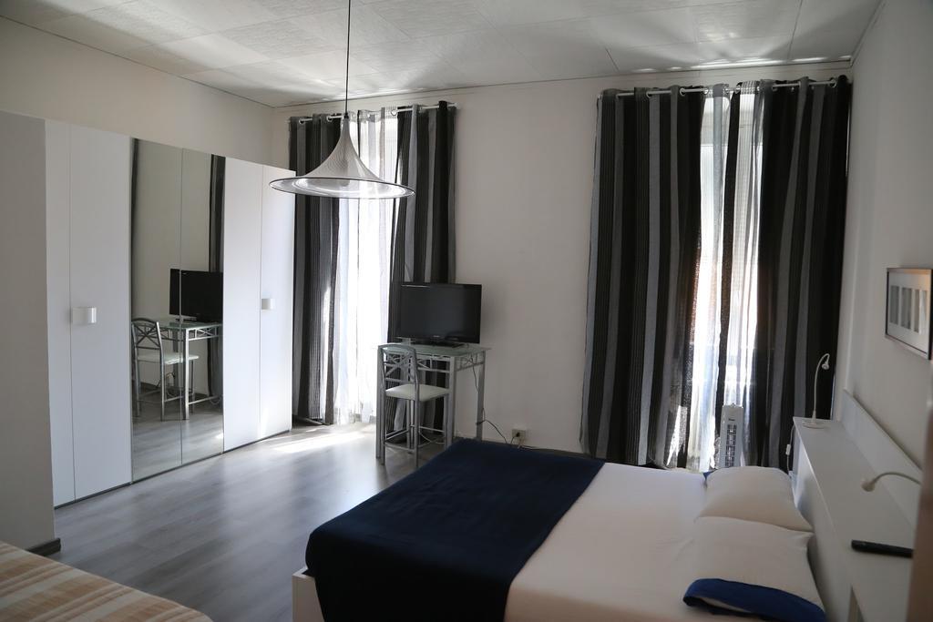 B&B Porto Vecchio Rooms - Stazione Centrale Trieste Bagian luar foto